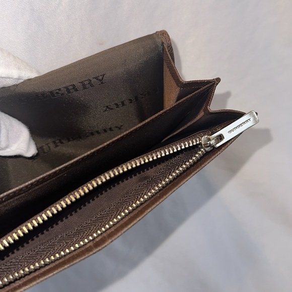Pre-loved. EUC Burberry Brown Canvas Leather Nova Check Long Wallet. Flaws shown - Picture 10 of 13